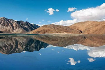 Amritsar to Leh Ladakh Car Hire Service